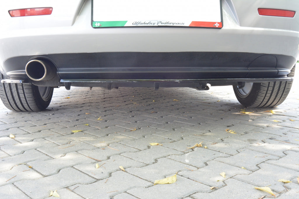 Maxton Design Central Rear Splitter Alfa Romeo 159 (With Vertical Bars) - AL-159-RSD2+RD2