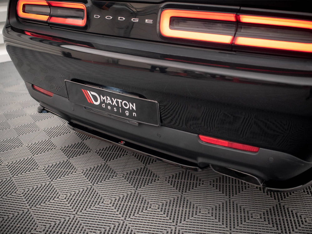 Maxton Design Central Rear Splitter Dodge Challenger RT MK3 Facelift (2014-) - DO-CHL-3-RT-RD1