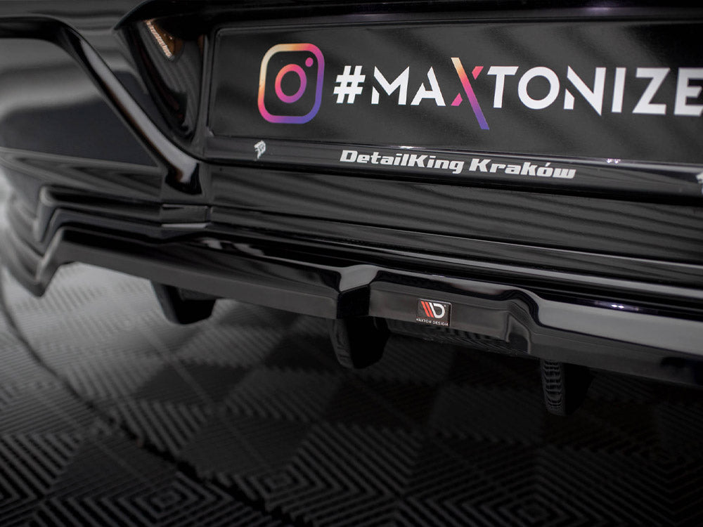 Maxton Design Central Rear Splitter (Vertical Bars) BMW 7 M-Pack G70 - BM-7-G70-MPACK-RD1+RD2