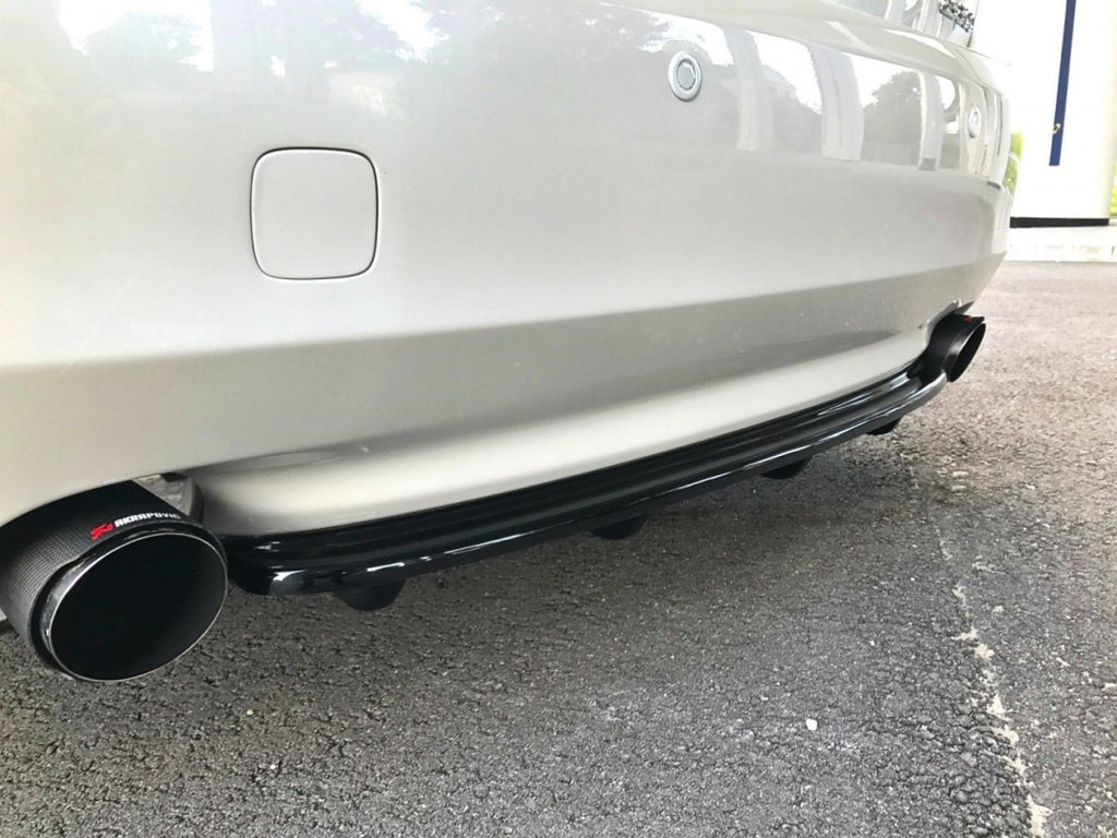 Maxton Design Central Rear Splitter Lexus GS 300 Mk3 Facelift (With Vertical Bars) - LE-GS-3F-RD1+RD2