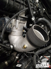 Load image into Gallery viewer, do88 BMW F8X, M2C, M3, M4 Intercooler to Throttle Body J-Pipe - TR-250