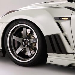 Varis ’14 Version Wide Front Fender + Carbon Louver Fin Set for 2009-19 Nissan GT-R [R35] VANI-074+VANI-090