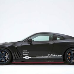 Varis ’14 Version Wide Front Fender + Carbon Louver Fin Set for 2009-19 Nissan GT-R [R35] VANI-074+VANI-090