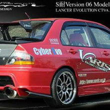 Load image into Gallery viewer, VARIS ’06 Super Taikyu FRP Side Skirt with Under section for 2001-05 Mitsubishi Evo VII/VIII [CT9A] VAMI-065