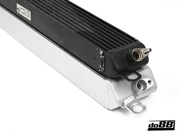 do88 BMW M3 E90, E92, E93 - Performance Engine Oil Cooler - OC-100