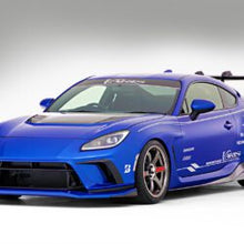 Load image into Gallery viewer, Varis ARISING-2 Carbon Fiber Front Bumper Lip Guards for ZD8 Subaru BRZ / ZN8 Toyota GR86